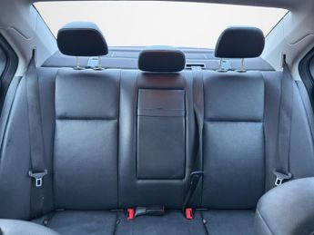 MERCEDES-BENZ C CLASS 1.6 C180K BlueEfficiency Elegance