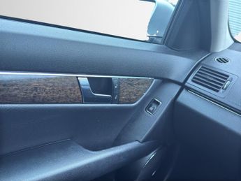 MERCEDES-BENZ C CLASS 1.6 C180K BlueEfficiency Elegance