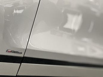 LAND ROVER RANGE ROVER VELAR 2.0 D180 R-Dynamic SE