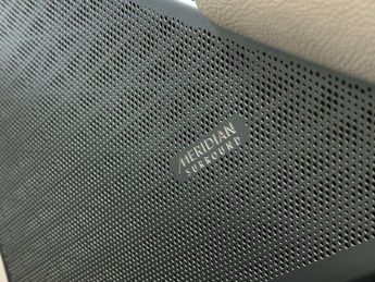 LAND ROVER RANGE ROVER VELAR 2.0 D180 R-Dynamic SE