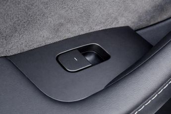 TESLA MODEL 3 (Dual Motor) Long Range