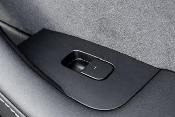 TESLA MODEL 3 (Dual Motor) Long Range