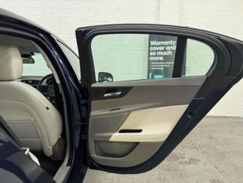 JAGUAR XE 2.0d Portfolio Auto Euro 6 (s/s) 4dr