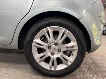 VAUXHALL CORSA 1.4i 16v SE 5dr (a/c)