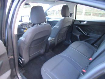FORD FOCUS 1.0T EcoBoost Zetec Auto Euro 6 (s/s) 5dr