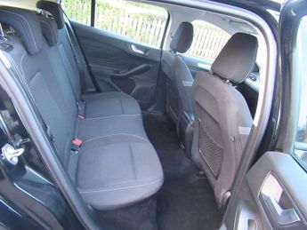 FORD FOCUS 1.0T EcoBoost Zetec Auto Euro 6 (s/s) 5dr