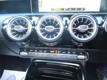 MERCEDES-BENZ A CLASS 2.0 A35 AMG (Premium Plus) SpdS DCT 4MATIC Euro 6 (s/s) 5dr