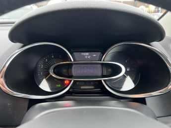 RENAULT CLIO 1.5 Dynamique S MediaNav dCi 90 EDC Auto