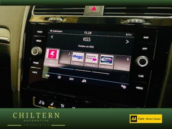 VOLKSWAGEN GOLF 2.0 TSI BlueMotion Tech R