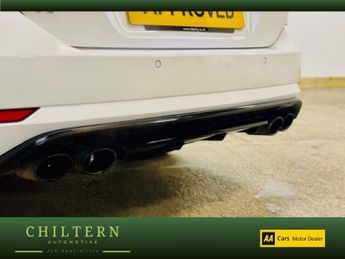 VOLKSWAGEN GOLF 2.0 TSI BlueMotion Tech R