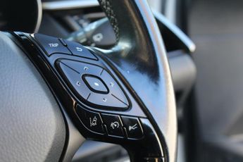 TOYOTA C-HR 1.2 VVT-i Excel