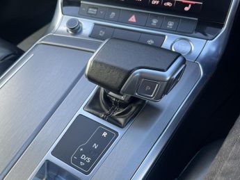 AUDI A6 SALOON 2.0 TDI 40 S line