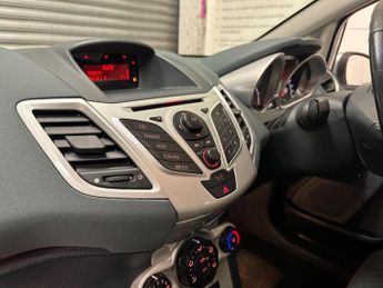 FORD FIESTA 1.4 Zetec 5dr