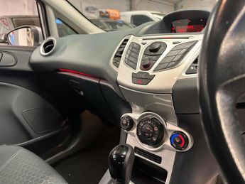 FORD FIESTA 1.4 Zetec 5dr