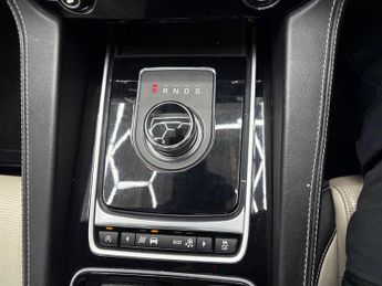 JAGUAR F-PACE 2.0 D180 R-Sport Auto AWD Euro 6 (s/s) 5dr