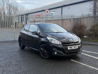 Peugeot 208 1.2 PureTech Black Edition