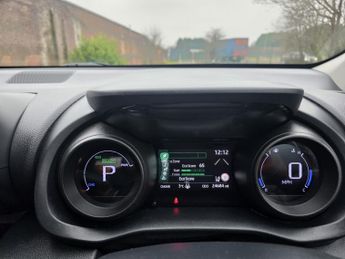 TOYOTA YARIS 1.5 VVT-h Design