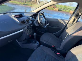 RENAULT CLIO 1.6 VVT Expression 5dr