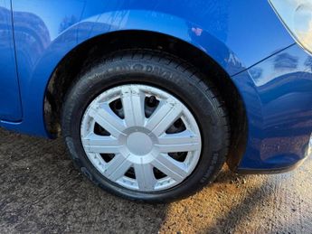 RENAULT CLIO 1.6 VVT Expression 5dr