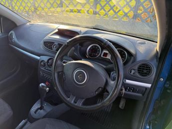 RENAULT CLIO 1.6 VVT Expression 5dr