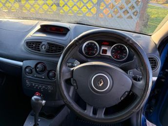 RENAULT CLIO 1.6 VVT Expression 5dr