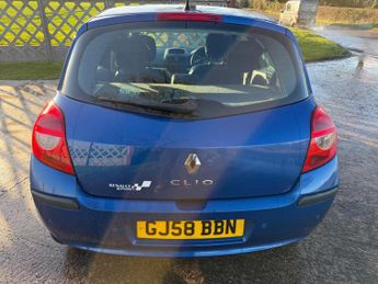 RENAULT CLIO 1.6 VVT Expression 5dr