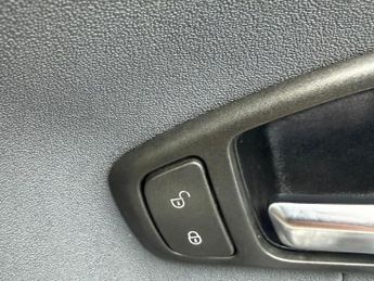 LAND ROVER RANGE ROVER EVOQUE 2.2 SD4 Pure