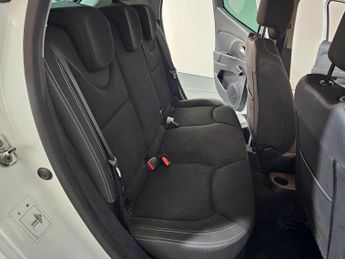 RENAULT CLIO 0.9 TCe Iconic Euro 6 (s/s) 5dr