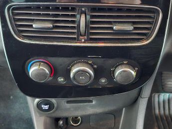 RENAULT CLIO 0.9 TCe Iconic Euro 6 (s/s) 5dr