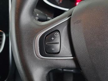 RENAULT CLIO 0.9 TCe Iconic Euro 6 (s/s) 5dr