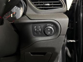 VAUXHALL GRANDLAND X 1.2 Turbo Sport Nav Euro 6 (s/s) 5dr