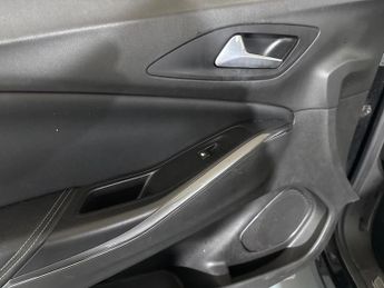 VAUXHALL GRANDLAND X 1.2 Turbo Sport Nav Euro 6 (s/s) 5dr
