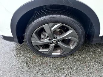 NISSAN QASHQAI 1.2 DIG-T Tekna+