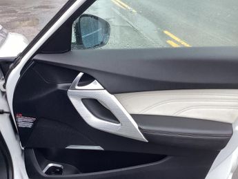 CITROEN DS5 2.0 h e-HDi Airdream DSport EGS6 4WD Euro 5 (s/s) 5dr