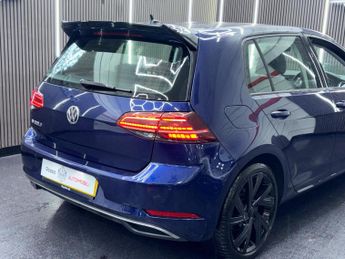VOLKSWAGEN E-GOLF 35.8kWh e-Golf Auto 5dr