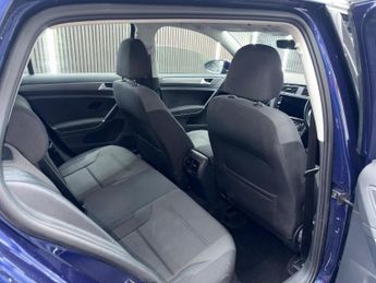 VOLKSWAGEN E-GOLF 35.8kWh e-Golf Auto 5dr
