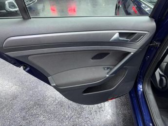 VOLKSWAGEN E-GOLF 35.8kWh e-Golf Auto 5dr
