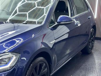VOLKSWAGEN E-GOLF 35.8kWh e-Golf Auto 5dr