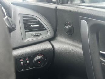 VAUXHALL ASTRA 1.6 i Design