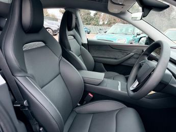 TESLA MODEL Y Dual Motor Performance