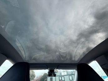 TESLA MODEL Y Dual Motor Performance