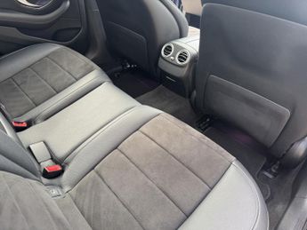 MERCEDES-BENZ E CLASS E220d 4Matic AMG Line Premium 4dr 9G-Tronic