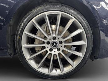 MERCEDES-BENZ E CLASS E220d 4Matic AMG Line Premium 4dr 9G-Tronic