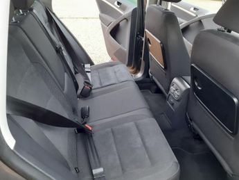 VOLKSWAGEN TIGUAN 2.0 TDI BlueMotion Tech SE DSG 4WD Euro 5 (s/s) 5dr