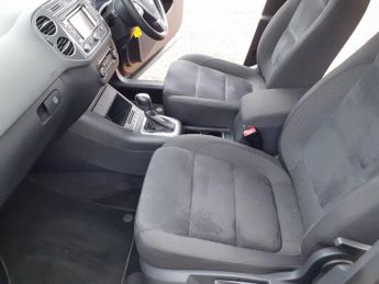 VOLKSWAGEN TIGUAN 2.0 TDI BlueMotion Tech SE DSG 4WD Euro 5 (s/s) 5dr