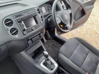 VOLKSWAGEN TIGUAN 2.0 TDI BlueMotion Tech SE DSG 4WD Euro 5 (s/s) 5dr