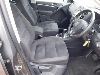 VOLKSWAGEN TIGUAN 2.0 TDI BlueMotion Tech SE DSG 4WD Euro 5 (s/s) 5dr