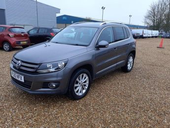VOLKSWAGEN TIGUAN 2.0 TDI BlueMotion Tech SE DSG 4WD Euro 5 (s/s) 5dr