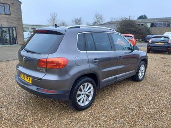 VOLKSWAGEN TIGUAN 2.0 TDI BlueMotion Tech SE DSG 4WD Euro 5 (s/s) 5dr