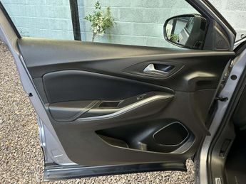 VAUXHALL GRANDLAND X 1.6 13.2kWh SRi Nav